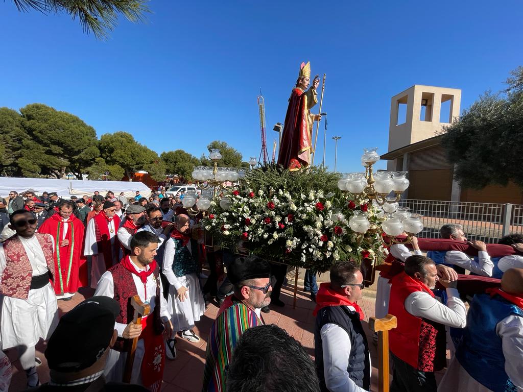 San Blas vuelve a su ermita en romería 